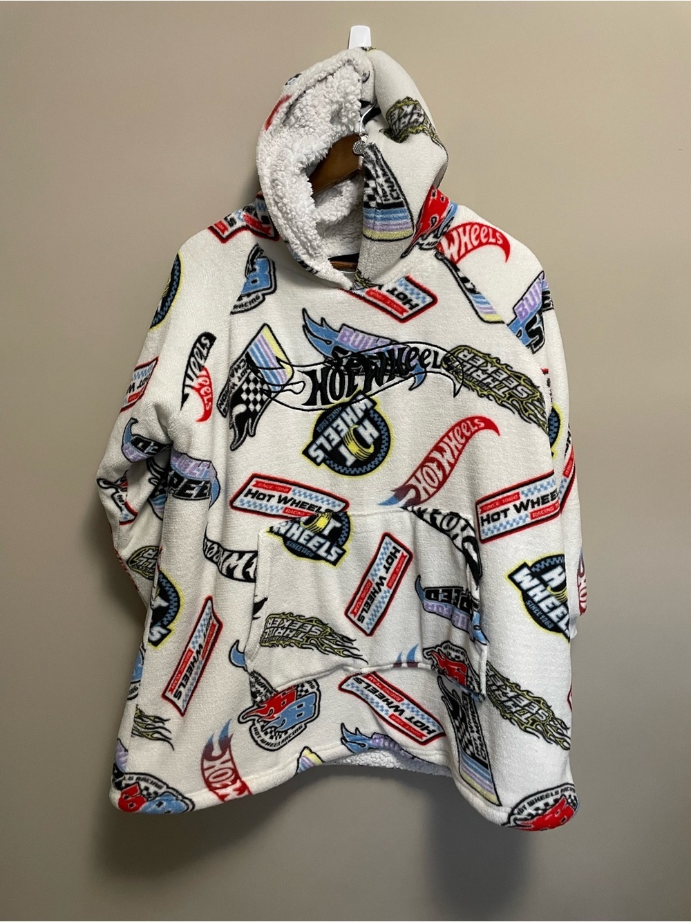 Hot Wheels Fleece Blanket Hoodie Size M/L